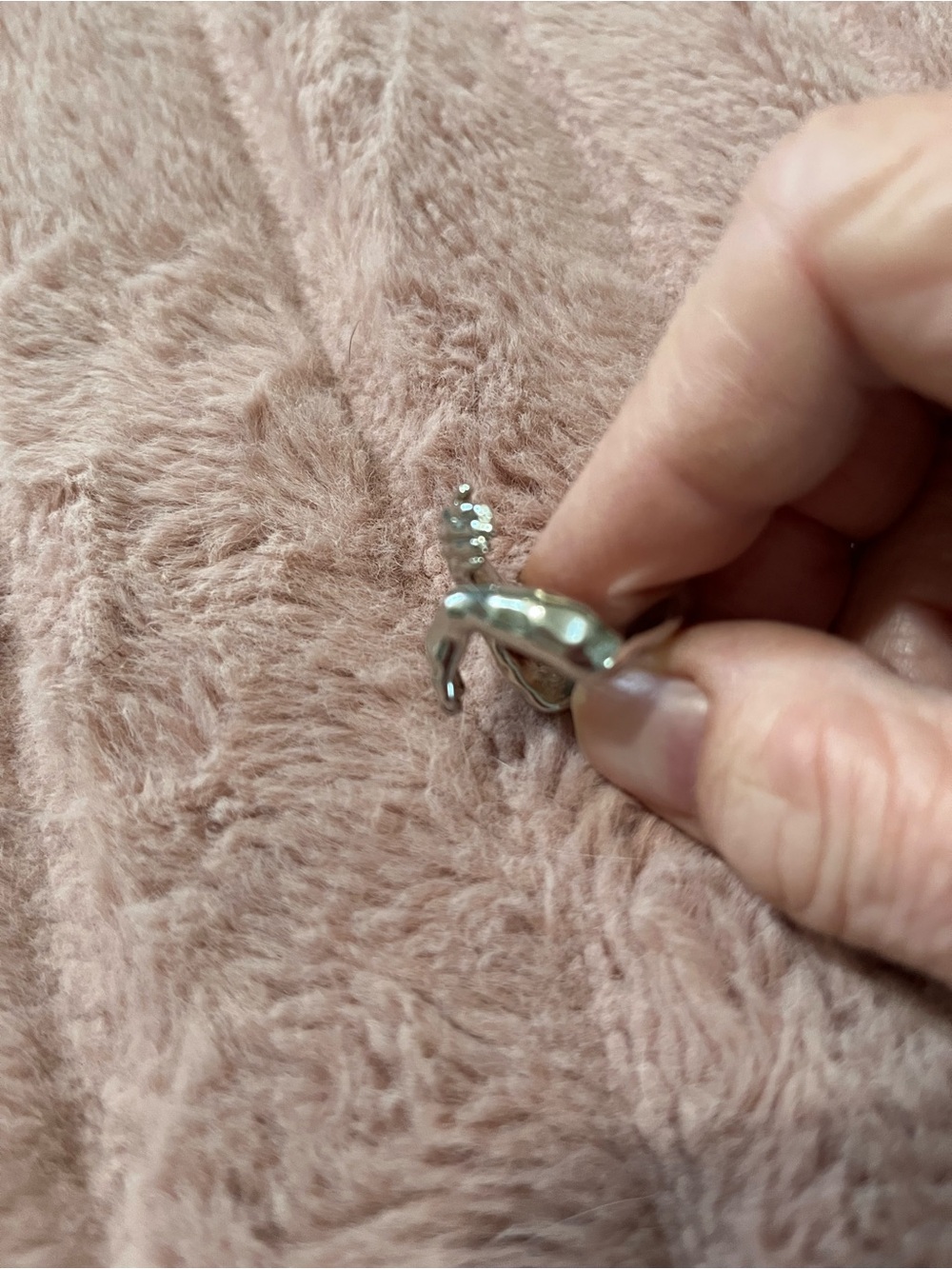 HUG ring - Picture 2 of 3